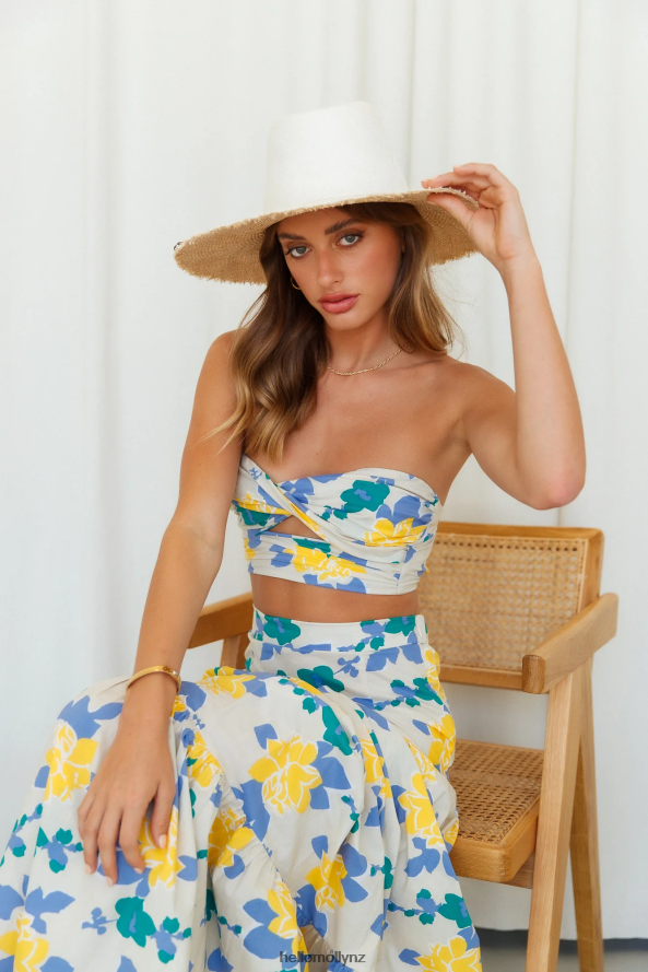 Hello Molly RUNAWAY Kaitlo Top Sand Floral PBN8868469 Clothing