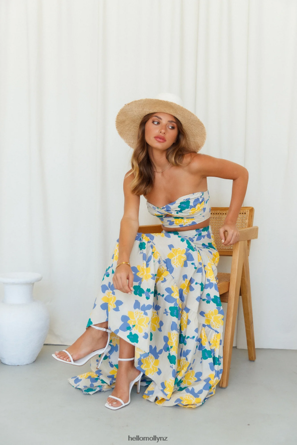 Hello Molly RUNAWAY Kaitlo Top Sand Floral PBN8868469 Clothing