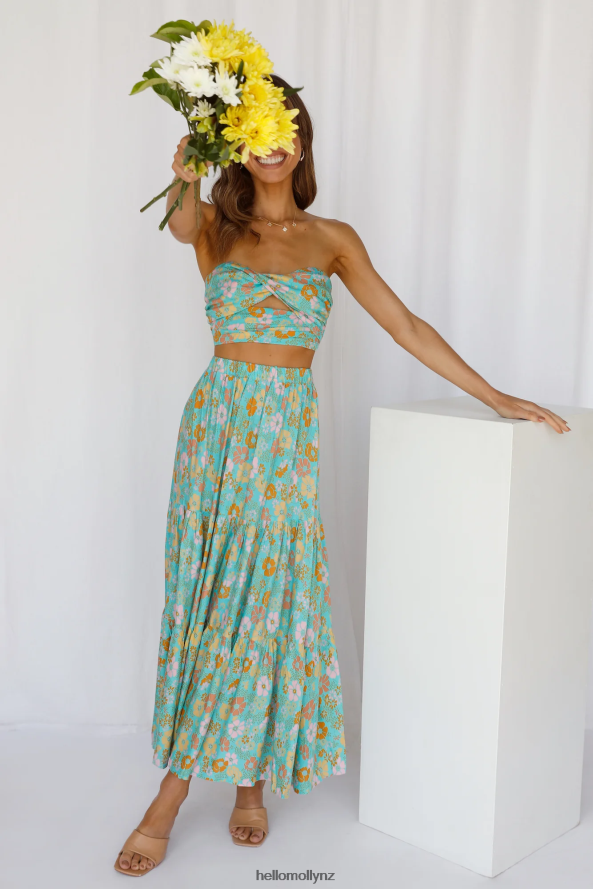 Hello Molly So Particular Crop Green PBN8868451 Clothing